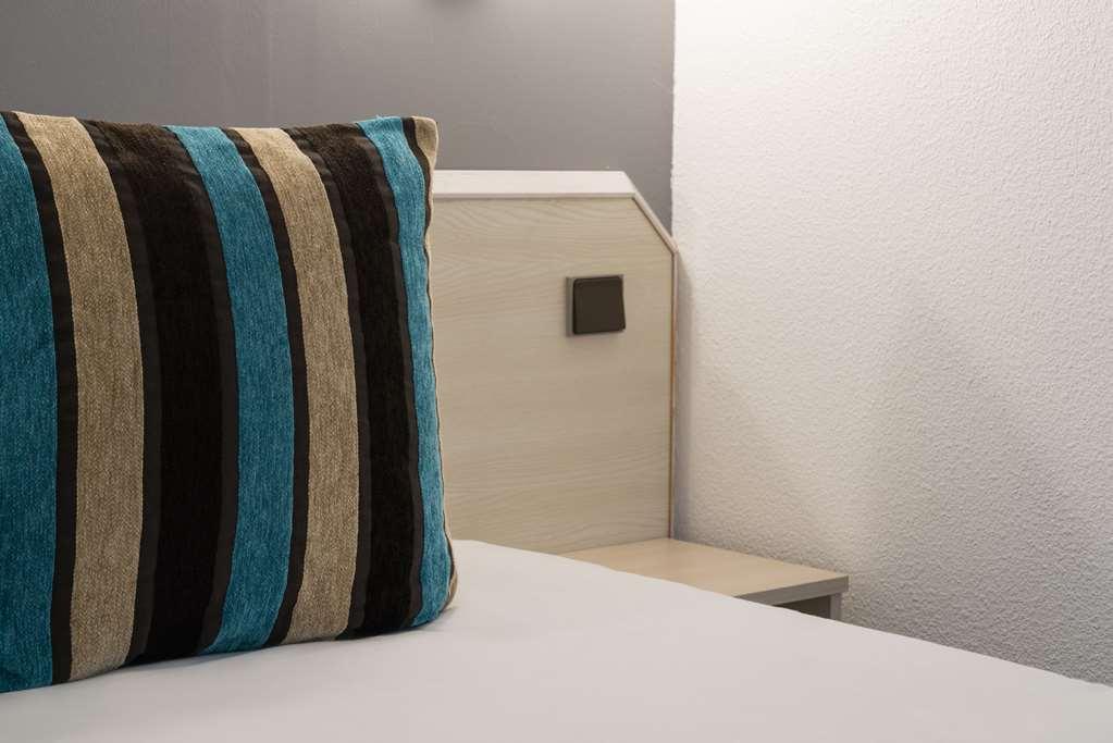 Sure Hotel By Best Western Biarritz Aeroport أنغليه الغرفة الصورة